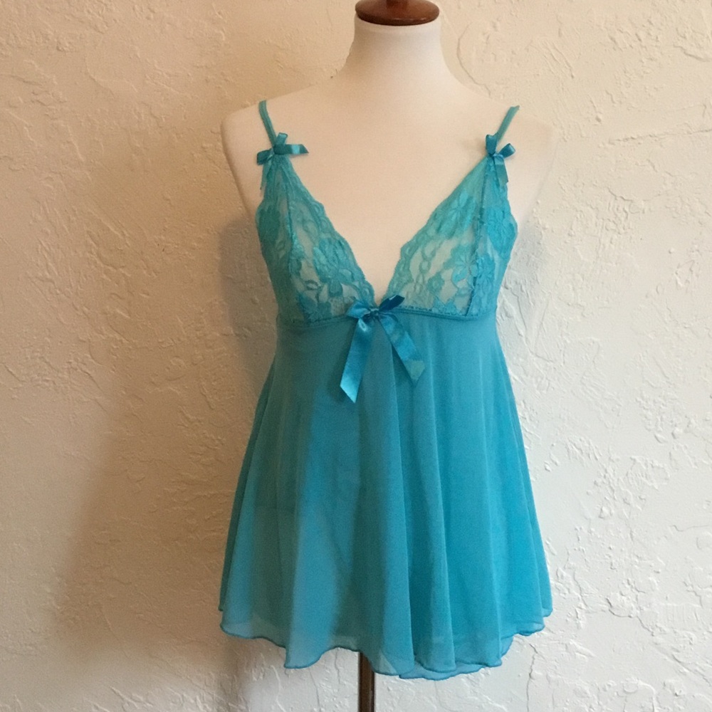 Lace and mesh nightie. Size medium.